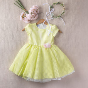 Kloszowa sukienka z organtyny w kratkę (żółta)